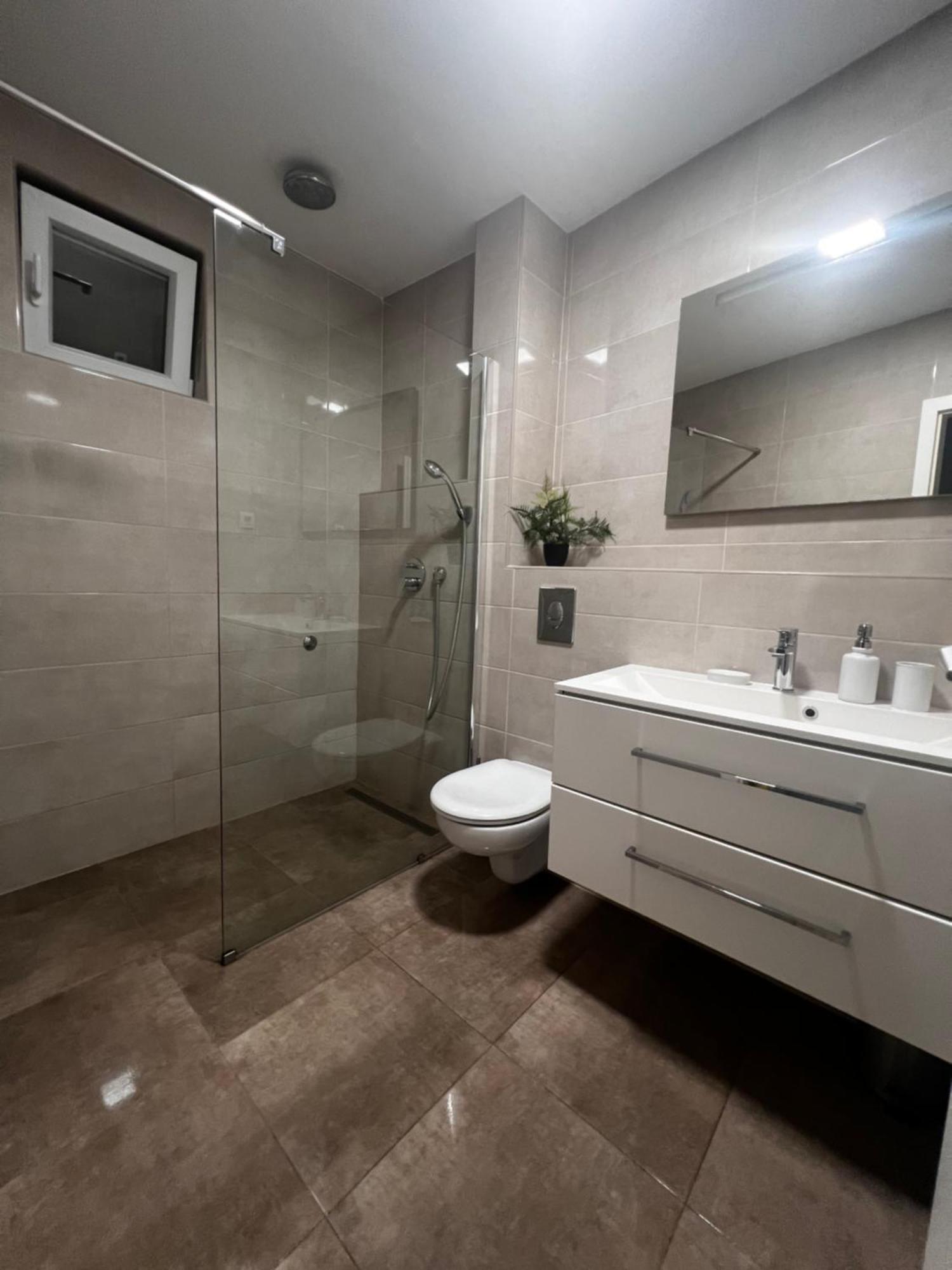 Apartmani Cvitanovic Baška Voda Εξωτερικό φωτογραφία